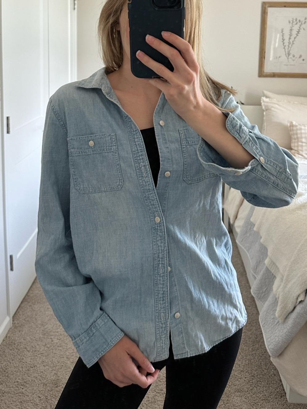 Madewell Chambray Button Down
- Mazzy Wash size Large 100% Cotton